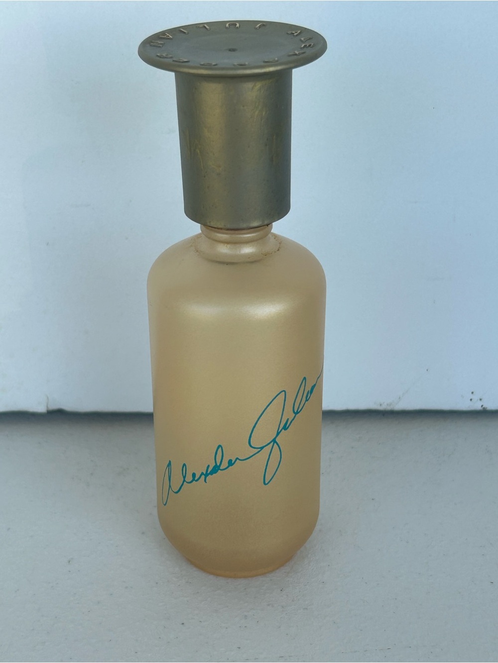 Vintage Alexander Julian Womenswear Fine Parfum Spray 4 oz Gold Rare